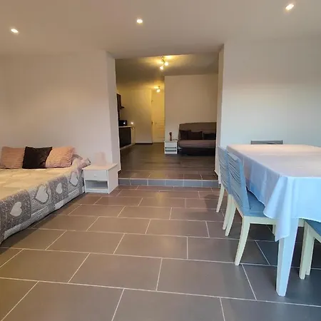 Logement Entier A 5 Min De La Plage Santa Giulia. *